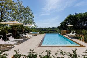 The swimming pool at or close to Villa Pianora