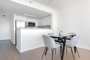 Φωτογραφία από το άλμπουμ του Waterfront S Beach 2BR w Pool Tennis Spa SFO-426 στο Σαν Φρανσίσκο