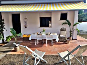 Fotografie z fotogalerie ubytování Casa Gladioli con Ampio Giardino v destinaci Tirrenia