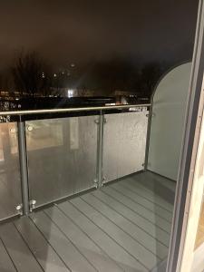 Balkon atau teras di Stunning 2 bed/2 bath Apartment