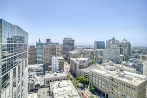 Gallery image of Oakland 1BR w AC WD Sky Deck next to BART SFO-560 in Oakland