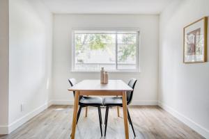 Zona de comedor en el apartamento