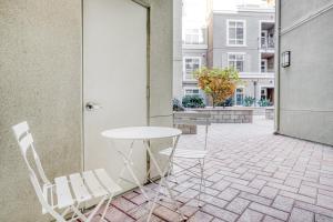 Φωτογραφία από το άλμπουμ του San Jose 2BR w Gym WD nr Samsung Cisco SFO-743 σε Santa Clara