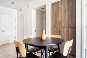 Φωτογραφία από το άλμπουμ του Milpitas 2BR w Pool Gym Lounge nr BART SFO-822 σε Milpitas