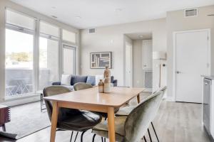 Gallery image of San Carlos 2BR w Gym Pool BBQ nr Caltrain SFO-910 in San Carlos