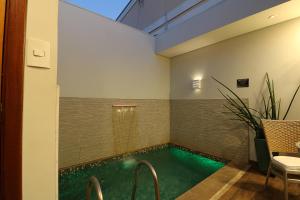 Bazén v ubytování Liberty Motel nebo v jeho okolí