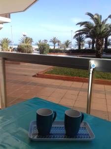 Balkon lub taras w obiekcie Beau studio vue mer Canet Sud