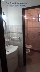 Et badeværelse på Los Tales Departamentos