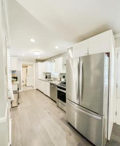 Fotografie z fotogalerie ubytování Retreat with Sauna Near ATL Large Backyard with Deck v destinaci Tucker