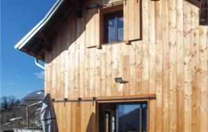 Zdjęcie z galerii obiektu Lovely Home In Saint-Pierre-Dalbigny w mieście Juvigny +18 zdjęć