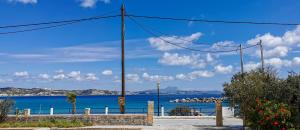 ケファロスにあるSeaside Serenity Kefalosの海の景色を望むビーチ