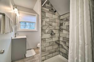 Vannituba majutusasutuses Scotrun Home Centrally Located to Area Resorts