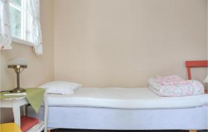 Katil atau katil-katil dalam bilik di Amazing Home In Kristinehamn With Wifi