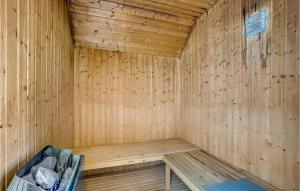 Fotografie z fotogalerie ubytování Nice Home In Blåvand With Sauna v destinaci Blåvand