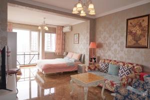 Xiao Yu Residential Apartment Near Jiefangbei and Hongya Cave客房内的一张或多张床位
