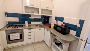 Kuchyňa alebo kuchynka v ubytovaní FreeParking - Great Synagogue Apartment, 2 bedroom, 5 people ,WiFi, AC