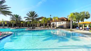Πισίνα στο ή κοντά στο 4 Bedrooms 35 Bathrooms Solterra 4735 Td
