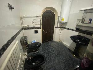 Phòng tắm tại MIR HOSTEL +59 ảnh