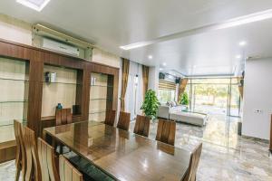Η κουζίνα ή μικρή κουζίνα στο Villa FLC Sầm Sơn , Căn Vip FLC