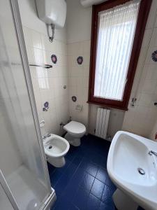 Kúpeľňa v ubytovaní Nunzia - Trilocale con terrazzo vista mare e doppi servizi