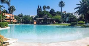 Basen w obiekcie Alhambra del Golf - Guadalmina lub w pobliżu