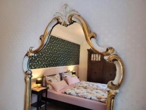 Llit o llits en una habitació de Im alten Rathaus