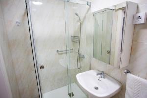 A bathroom at A Casiña de Juan