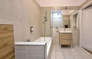 Łazienka w obiekcie NOOK NOOK Apartments Katarzyny 2