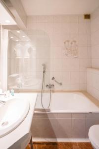 Koupelna v ubytování Hotel Europe