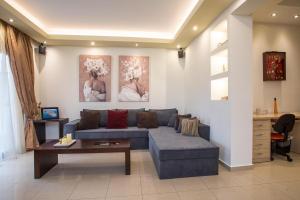 A seating area at Anita Luxury Apartment