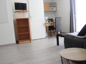 Appartement La Rochelle, 2 pièces, 4 personnes - FR-1-246-296にあるシーティングエリア