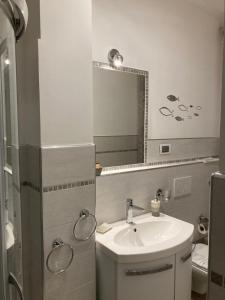 A bathroom at La Boa B&B