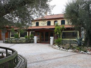 Κήπος έξω από το L'Oasi di Pierino