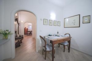 Zdjęcie z galerii obiektu Apartments Florence Parione we Florencji