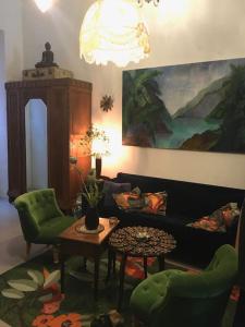Posedenie v ubytovaní LOFT D ARTISTES AVEC PATIO AU PORT DE NICE + 10 fotografií