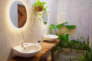 Ванная комната в LakHill Farmstay +32 фотографии