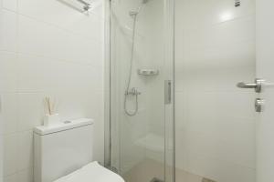 Kúpeľňa v ubytovaní Petit Accommodation Las Canteras Troisième + 12 fotografií