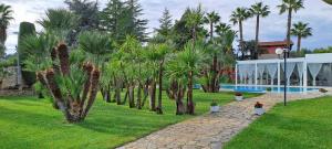 Bazén v ubytování B&B Villa Adriana nebo v jeho okolí