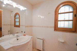 A bathroom at Club Villamar - Stralitzia