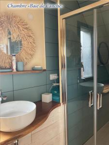 Kúpeľňa v ubytovaní La Ferme Bleue, Havre de paix de la Baie de Somme