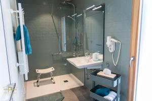 Boutique Hôtel - Notre Chalet的一间浴室