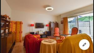 Posedenie v ubytovaní Maison de ville - 400m de la plage - grande terrasse, balcons, 4 chambres - 160m2