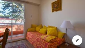 Posedenie v ubytovaní Maison de ville - 400m de la plage - grande terrasse, balcons, 4 chambres - 160m2