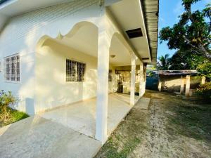 Bangunan di mana terletaknya rumah percutian