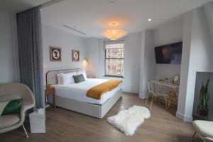 Cama ou camas em um quarto em Hotel Belleclaire Central Park
