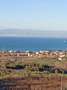 Ett flygfoto av Appartamento Vibo Valentia Marina Vicino il mare