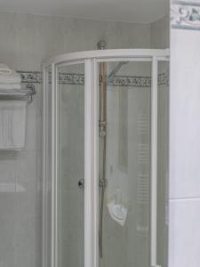 Hostal ALBA Lugo的一间浴室
