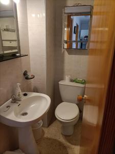 A bathroom at Las Palmas - Hasta 6 Personas