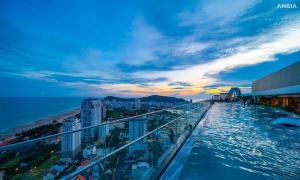 - Vistas a la ciudad desde la parte superior de un edificio en The Song Premium Apartment en Vung Tau