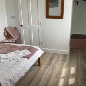 Glenhill - Newly renovated in a unique location客房内的一张或多张床位